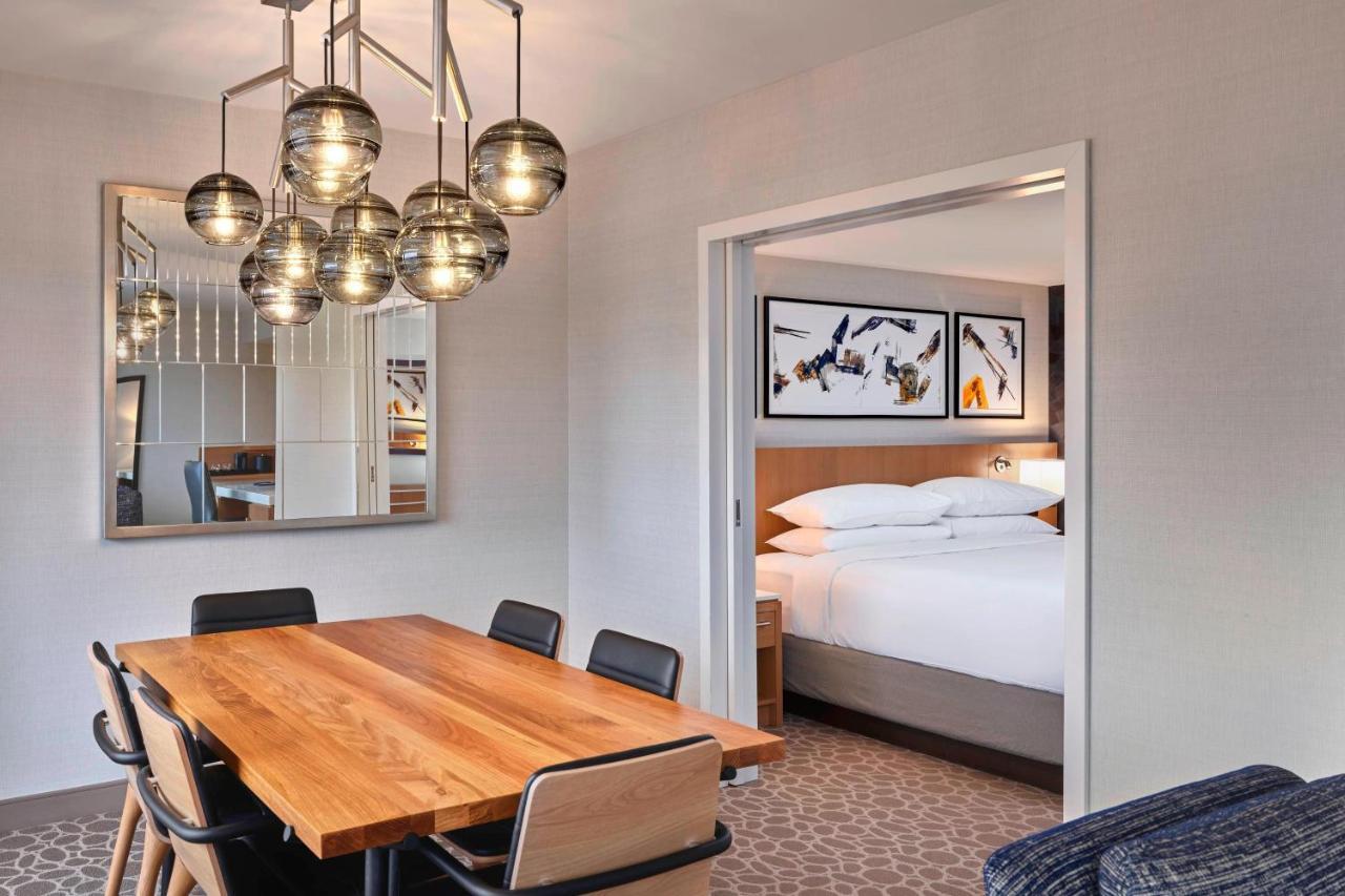 Hotel Delta By Marriott Downtown 4*